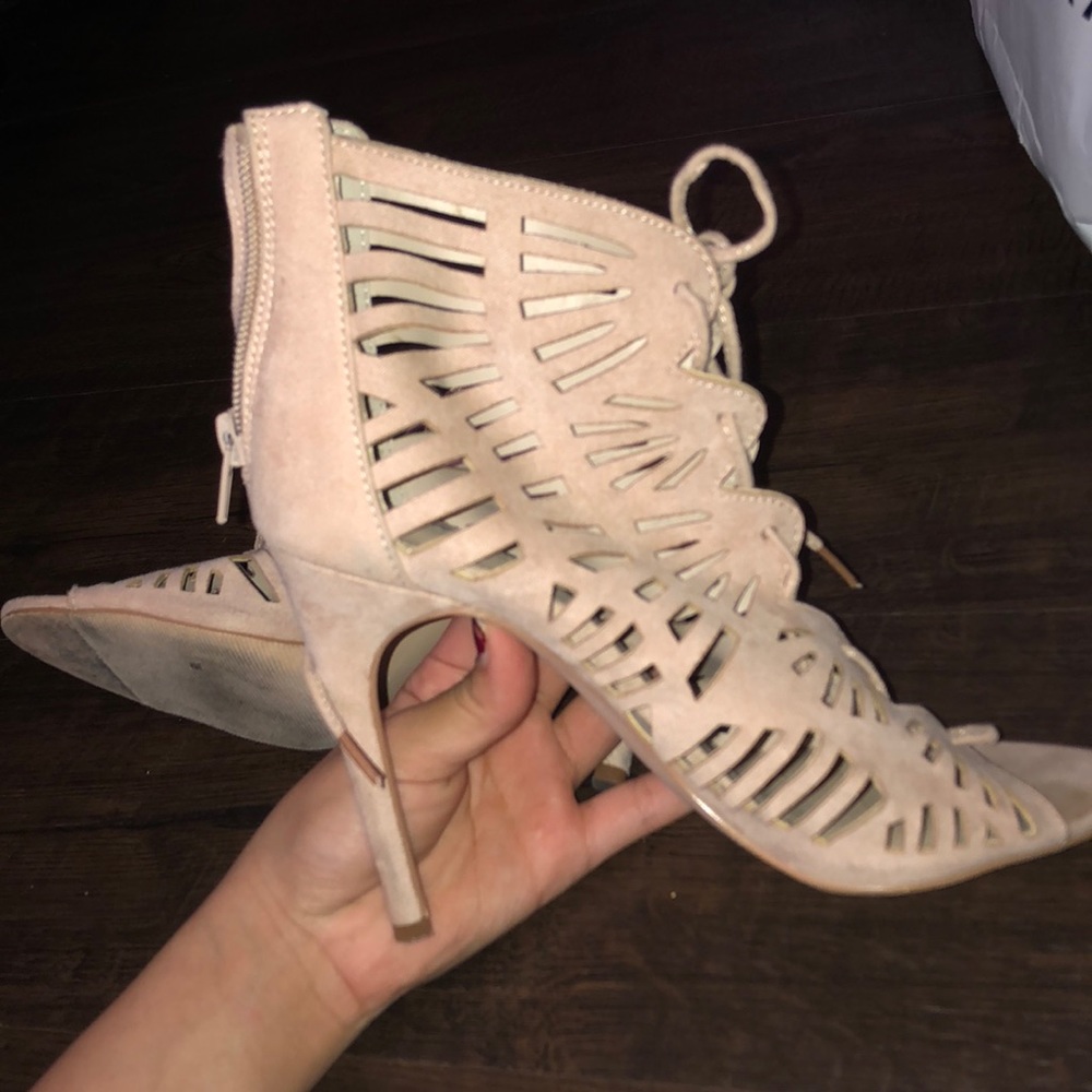 Heels - Picture 4 of 5